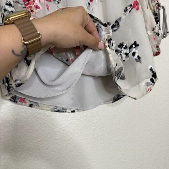 White House Black Market Blouse XS Off Shoulder Silk Blend Floral Textured Top - Picture 9 of 15